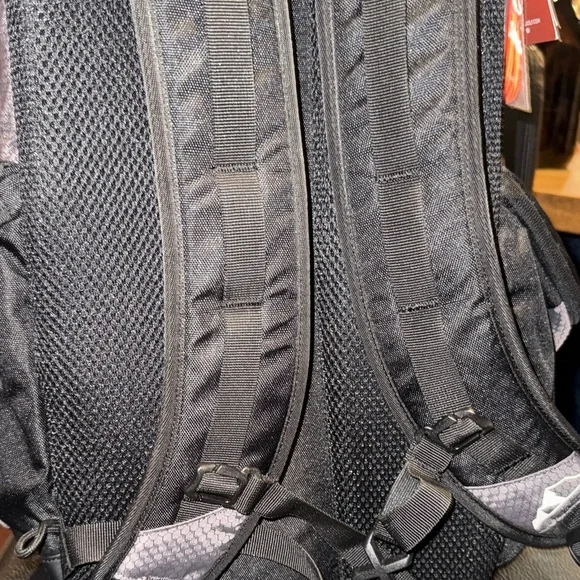 Upper Park Pinch Pro Gray Backpack NWT - Picture 6 of 9